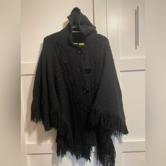Woman’s pullover/cape - Picture 1 of 2